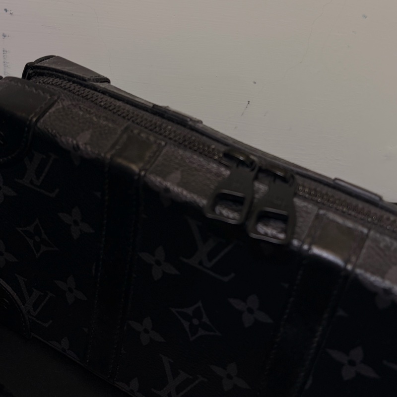 LV TRUNK斜背包 二手割愛-10