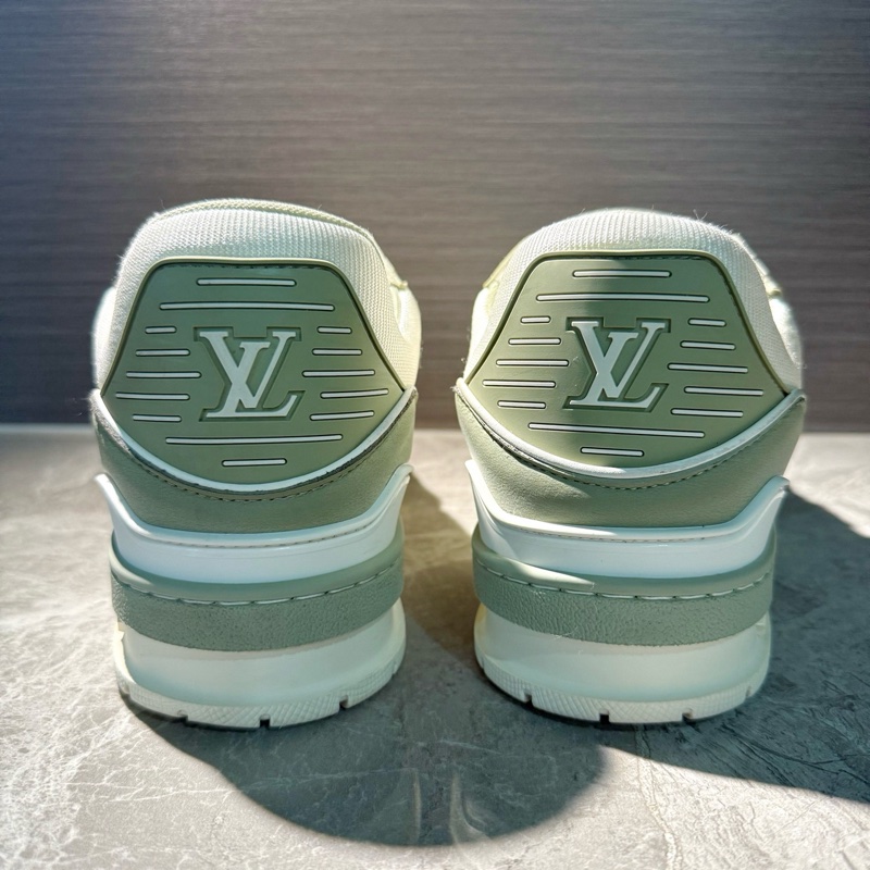 LV路易威登男鞋抹茶綠色新款trainer板鞋  41.5碼-3