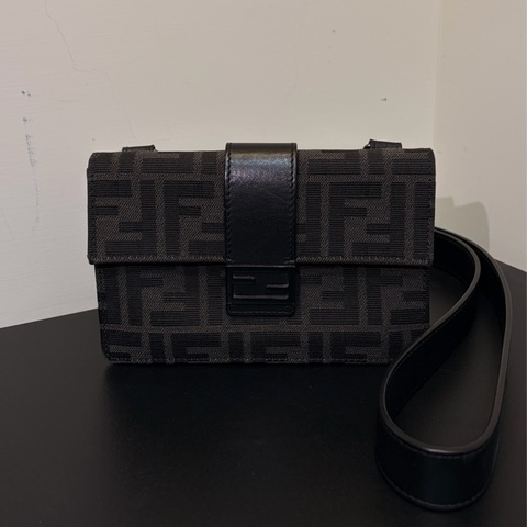 Fendi 9.5成新 Mini baguette斜背包