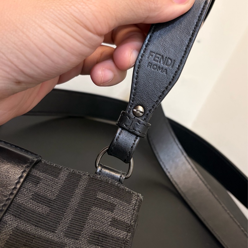 Fendi 9.5成新 Mini baguette斜背包-3