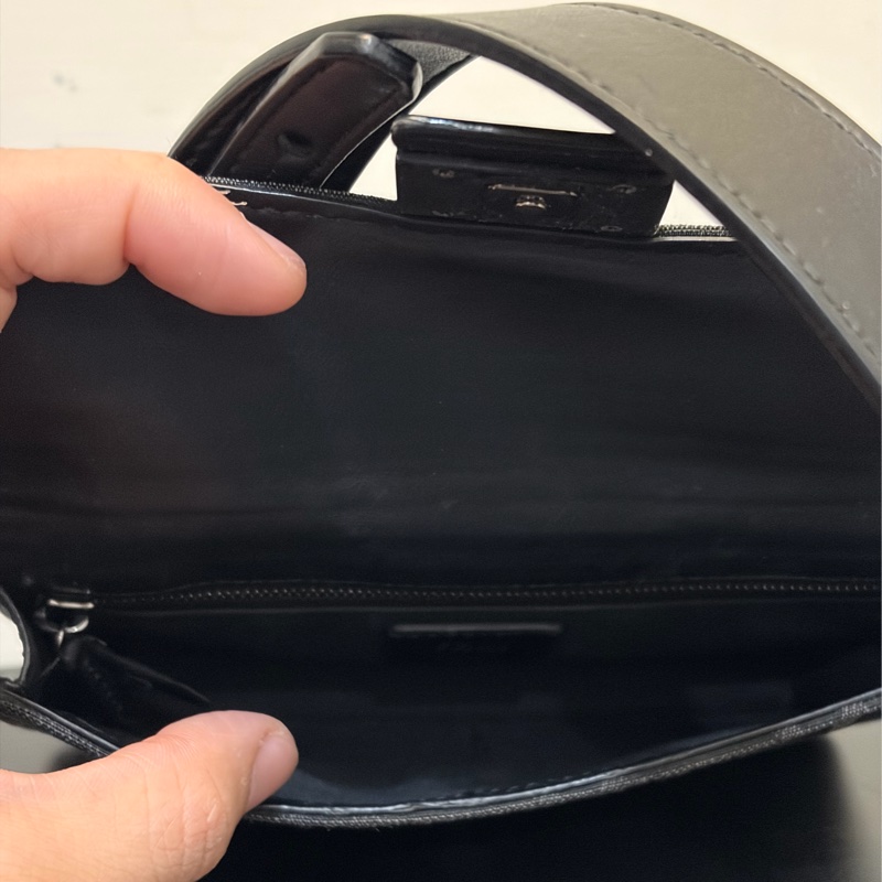 Fendi 9.5成新 Mini baguette斜背包-5