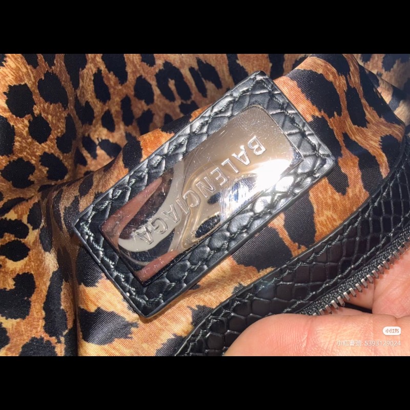 Balenciaga Essex Hobo Bag-8