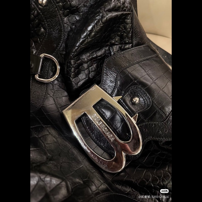 Balenciaga Essex Hobo Bag-9