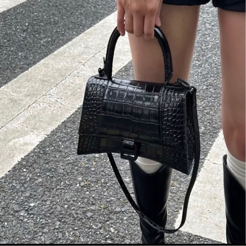 BALENCIAGA soblack鱷魚壓紋沙漏S碼肩背斜背包