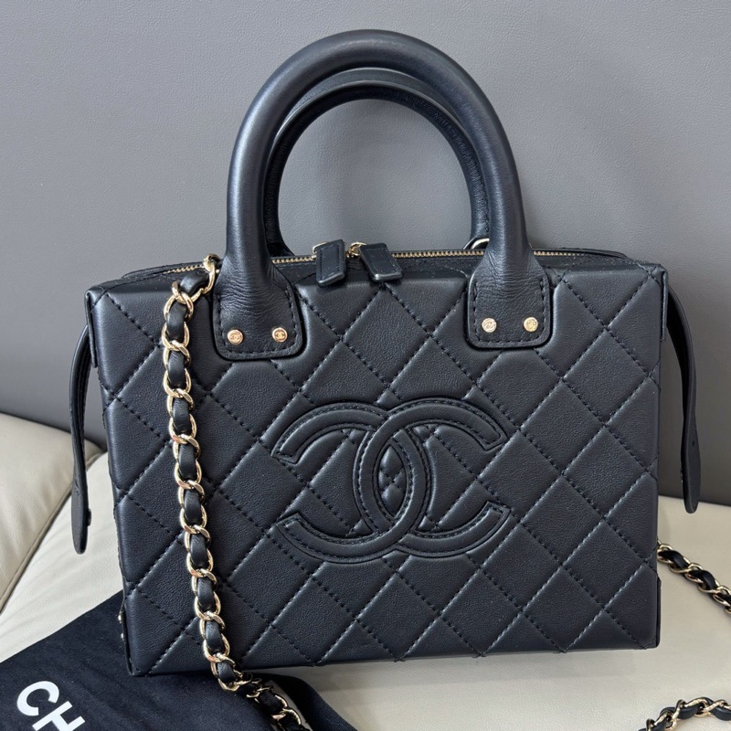 【近新閒置品】香奈兒 Chanel 22B黑金化妝盒子包芯片款手提斜挎側背包鏈條包-1