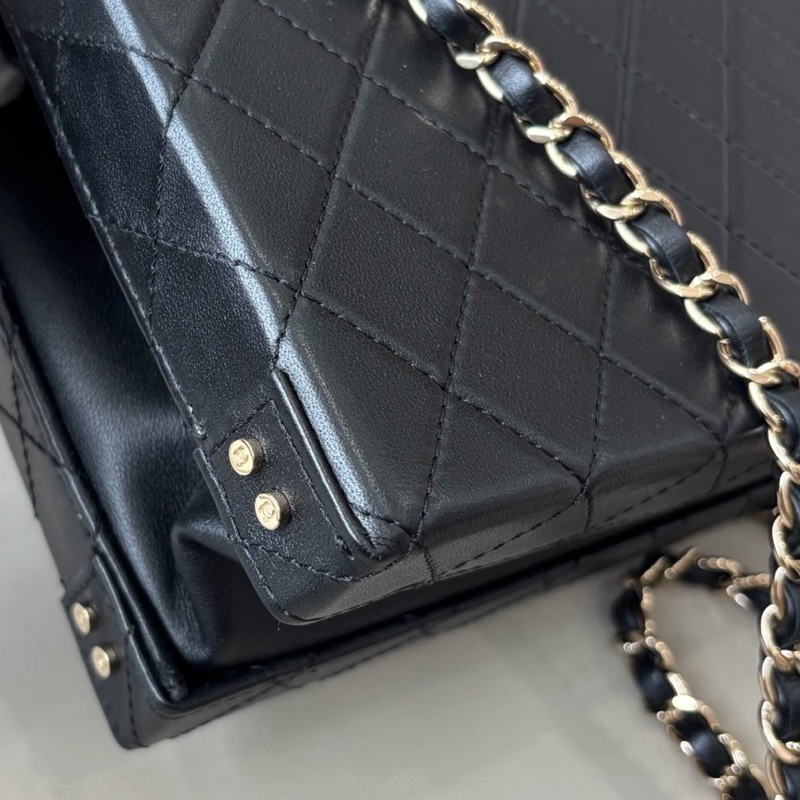 【近新閒置品】香奈兒 Chanel 22B黑金化妝盒子包芯片款手提斜挎側背包鏈條包-8