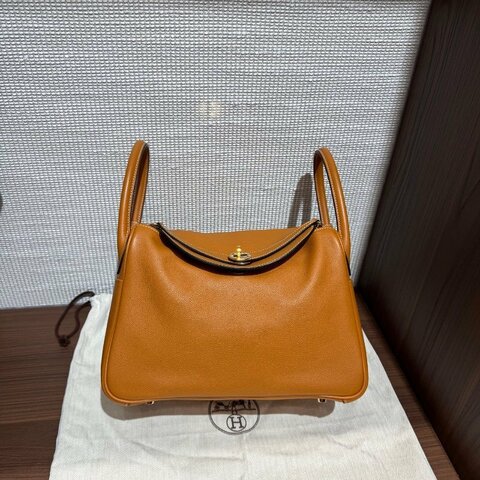 Hermes愛馬仕 金棕金扣Lindy30 肩背包