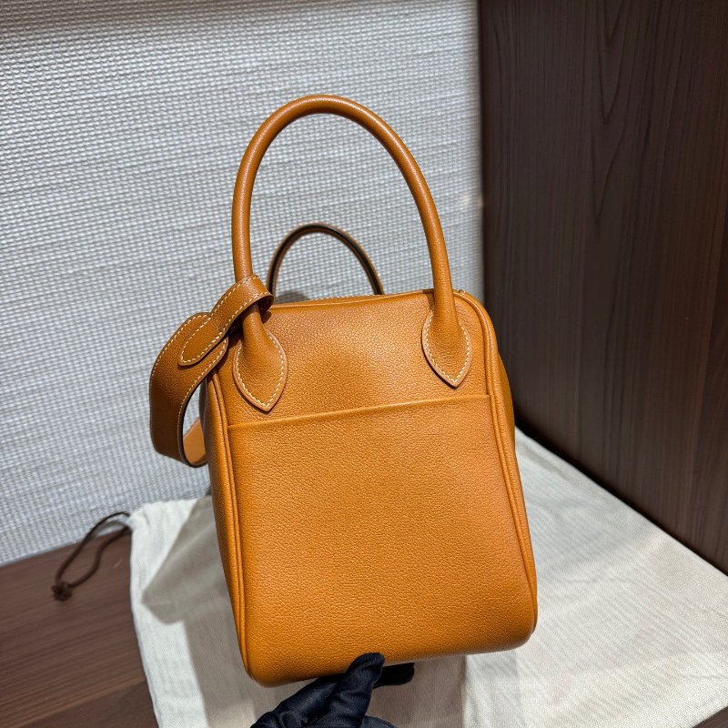 Hermes愛馬仕 金棕金扣Lindy30 肩背包-2
