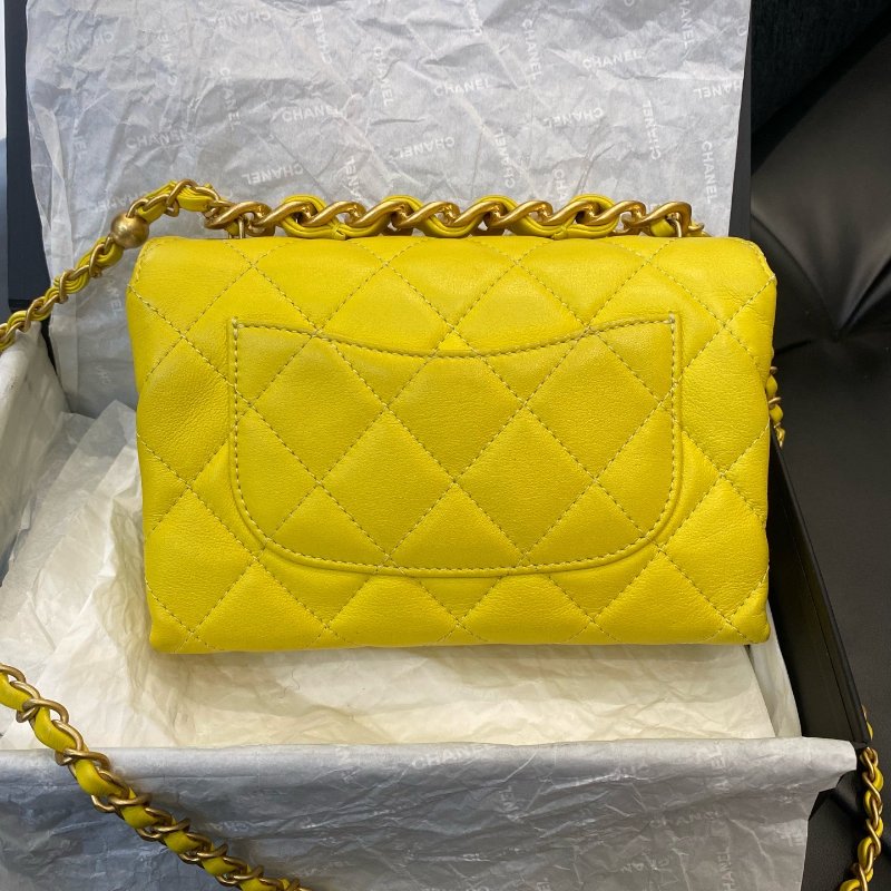 香奈兒/Chanel 黃色小牛皮金珠口蓋包鏈條包-1