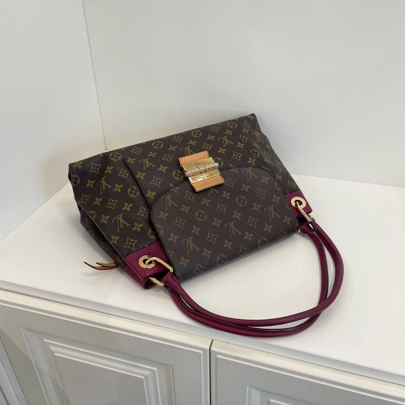 路易威登/Louis Vuitton Olympe繫列 老花拼皮肩背腋下包 全皮深紫色手提-4
