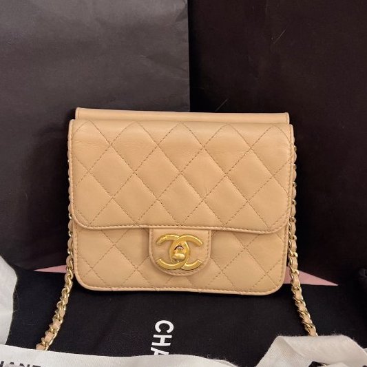 閒置新 香奈兒/Chanel 奶茶色金扣 牛皮mini woc鏈條包-0