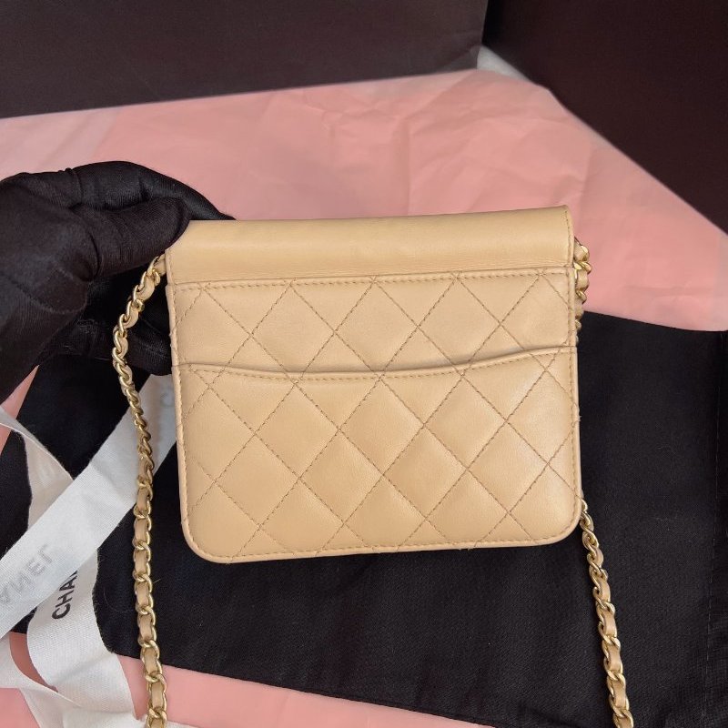 閒置新 香奈兒/Chanel 奶茶色金扣 牛皮mini woc鏈條包-1