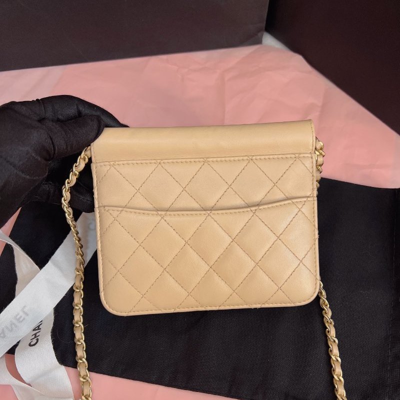 閒置新 香奈兒/Chanel 奶茶色金扣 牛皮mini woc鏈條包-6