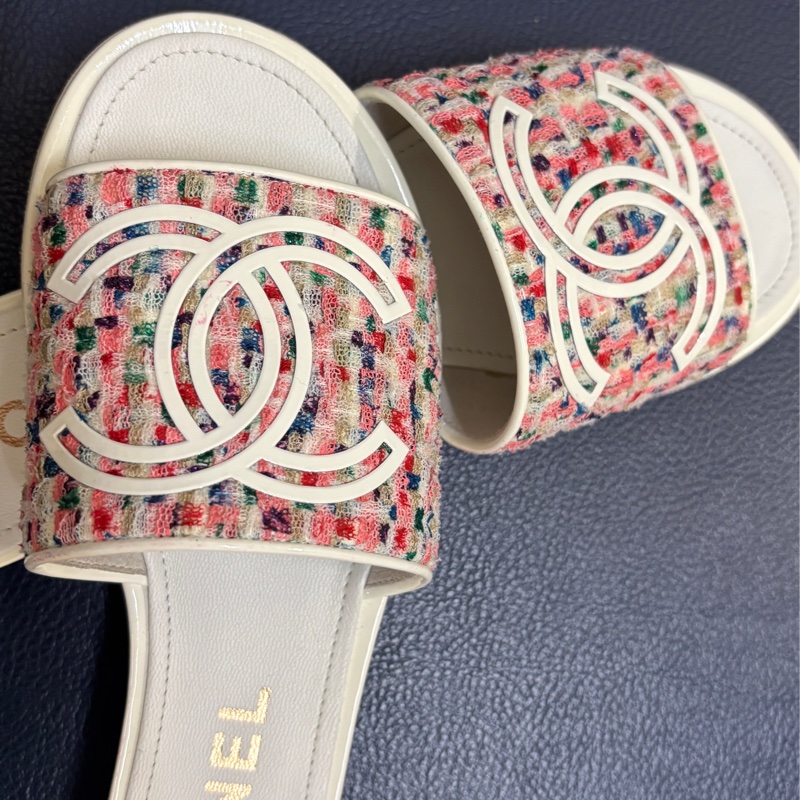 Chanel彩色毛呢白底拖鞋-3