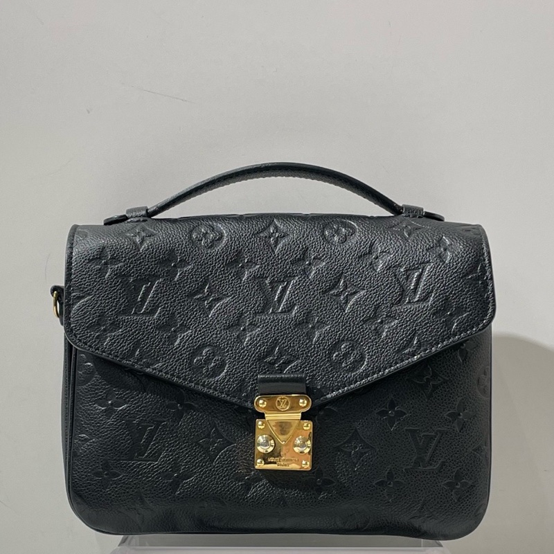 Louis Vuitton路易威登Pochette Metis黑金全皮 老花壓紋郵差包 手提單肩斜挎包 25*7*19cm-0