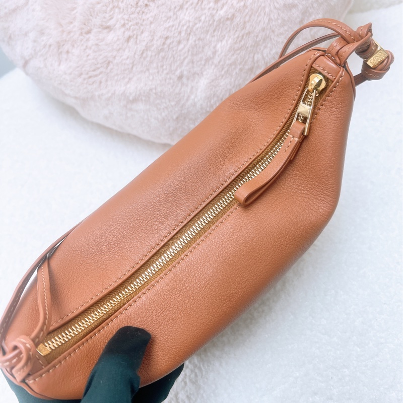 Loewe hammock mini 肩背腋下包-11