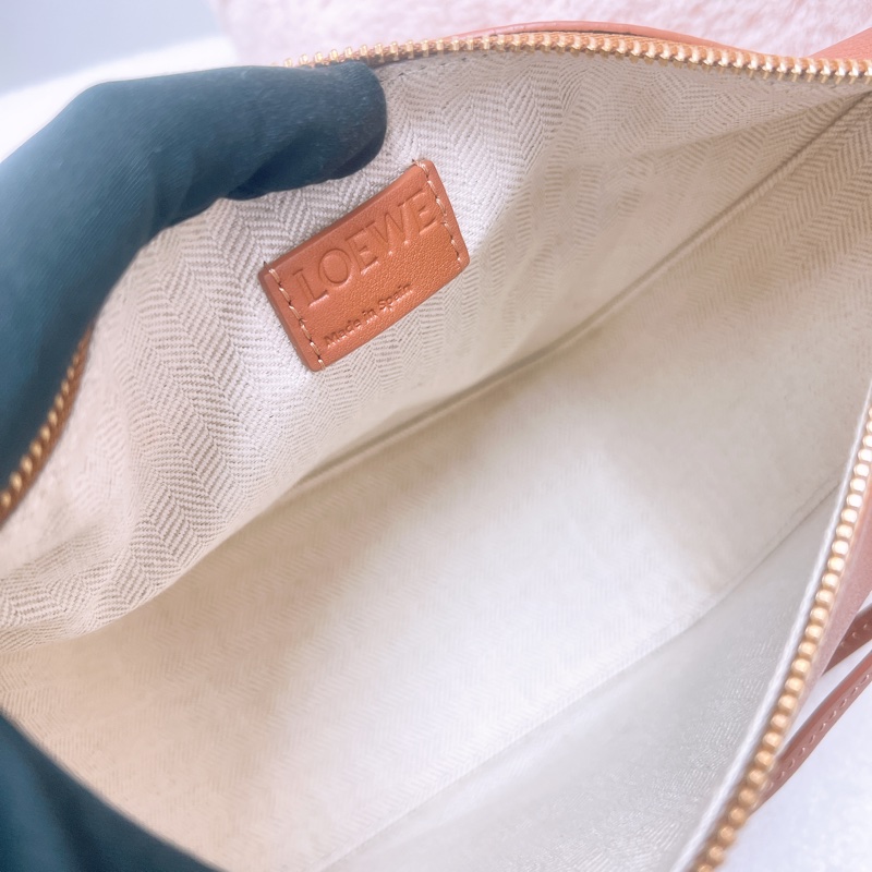 Loewe hammock mini 肩背腋下包-13