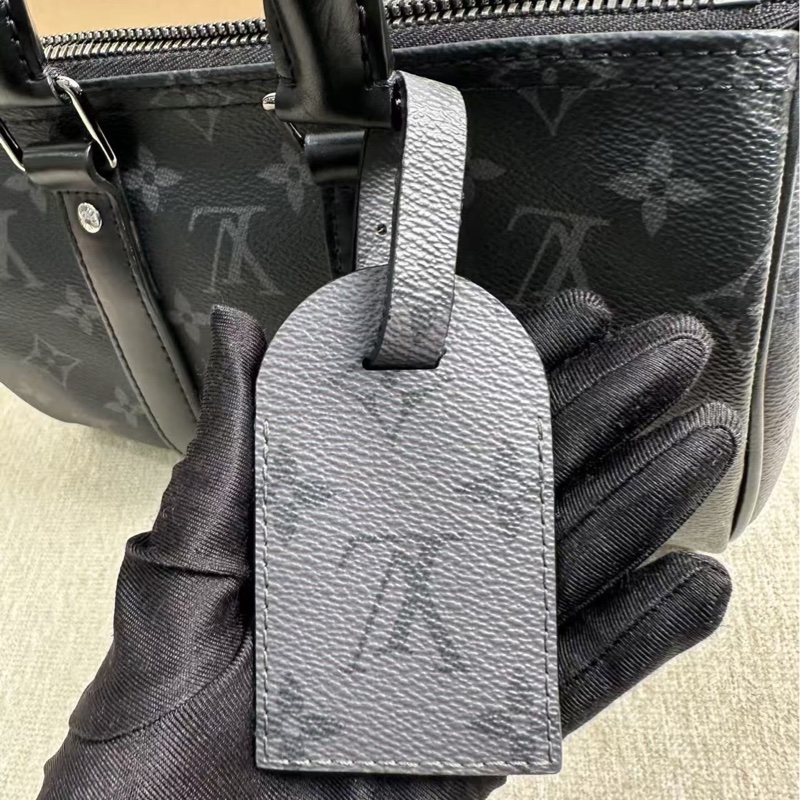 Lv黑武士Keepall25 芯片款 銀扣 25*14*10 99新肩帶塵袋-4
