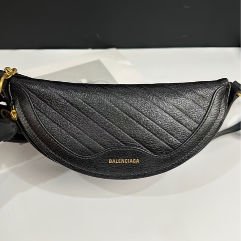 BALENCIAGA 黑色拉鍊腰包24*15*6 98新配件塵袋