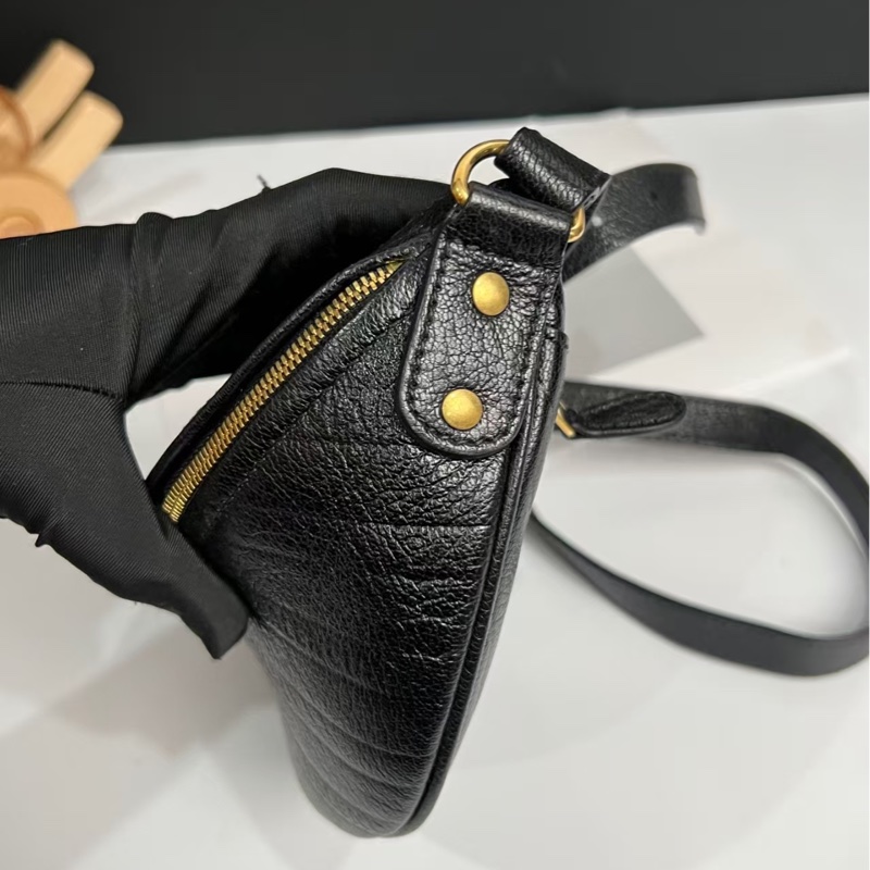 BALENCIAGA 黑色拉鍊腰包24*15*6 98新配件塵袋-2