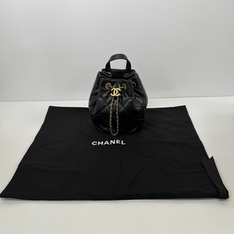 CHANEL 香奈兒 黑色菱格紋羊皮MINI後背包 DRAWSTRING RFID MICROCHIPPED-2