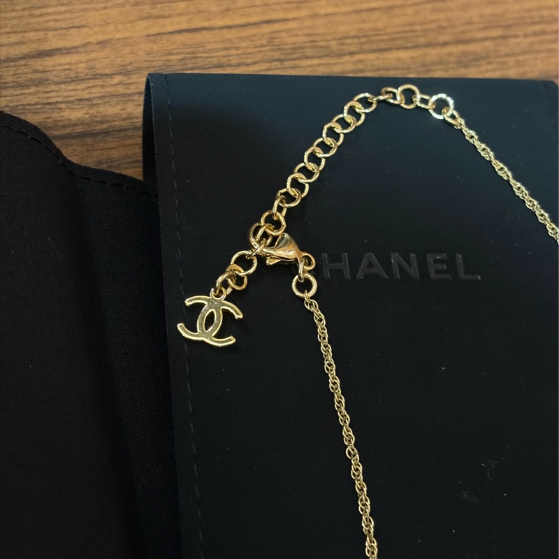 CHANEL 黑色蕾絲復古愛心項鍊-10