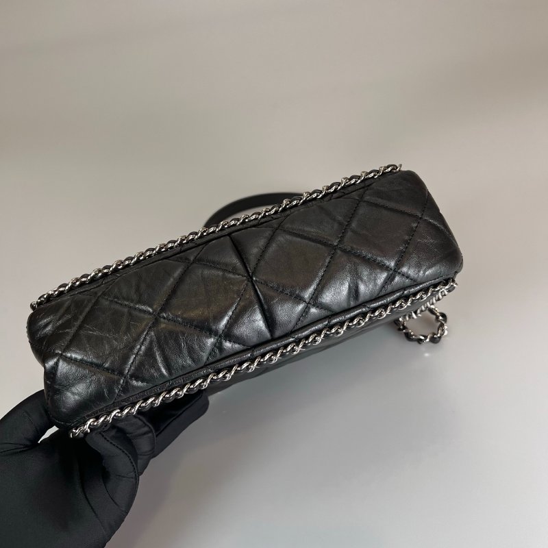 CHANEL 季節款銀鍊包羊皮黑AS1672/29開-4