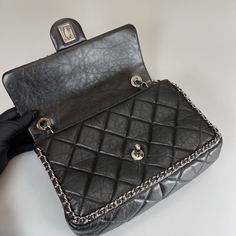CHANEL 季節款銀鍊包羊皮黑AS1672/29開-6