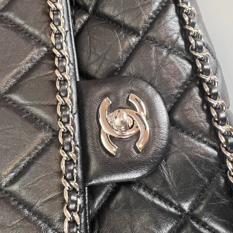 CHANEL 季節款銀鍊包羊皮黑AS1672/29開-8