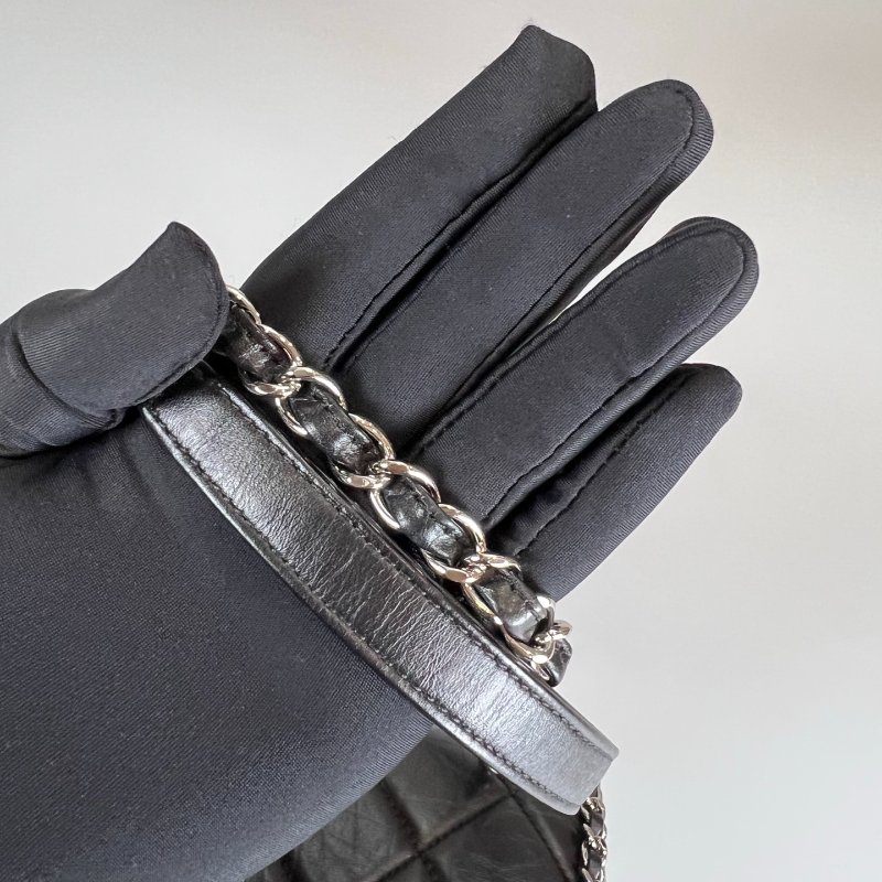 CHANEL 季節款銀鍊包羊皮黑AS1672/29開-9
