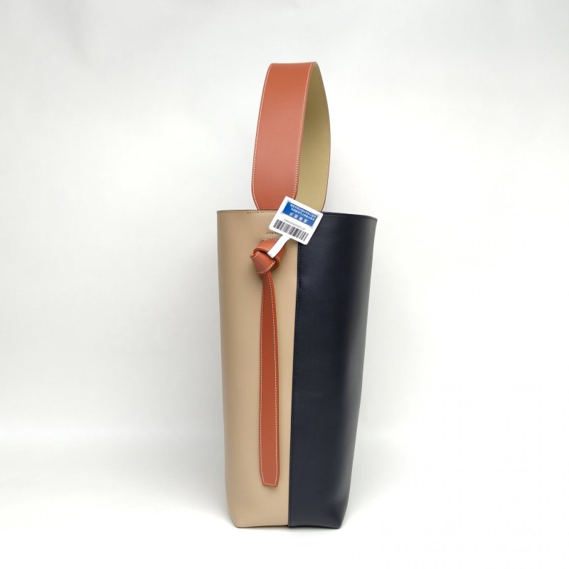 CELINE 拼色牛皮銀扣twistedcabas水桶包肩背包-3
