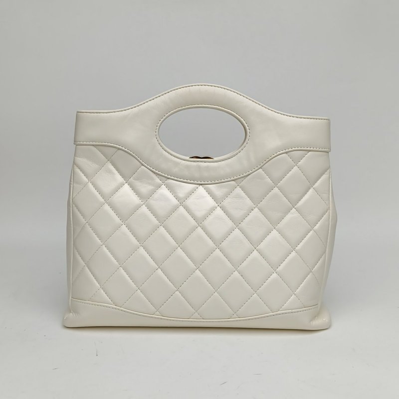 CHANEL 24SS31Bag白色羊皮晶片開金扣肩背包-2