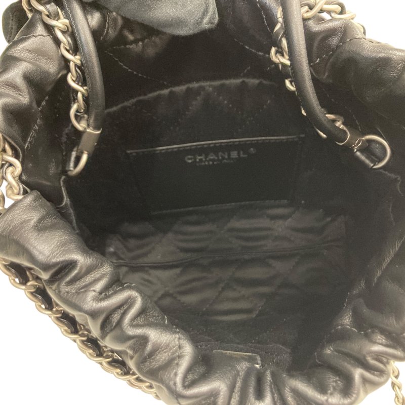 CHANEL 香奈兒 22 MINI 流浪側背包 亮面小牛皮 黑色 銀釦-10