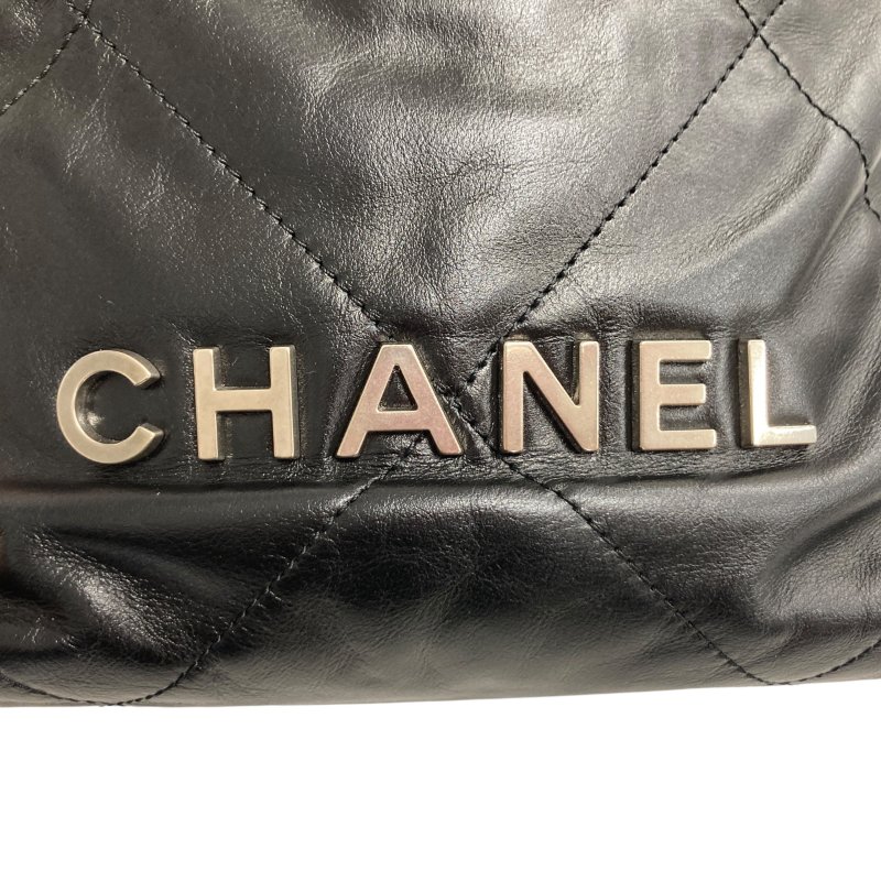CHANEL 香奈兒 22 MINI 流浪側背包 亮面小牛皮 黑色 銀釦-12