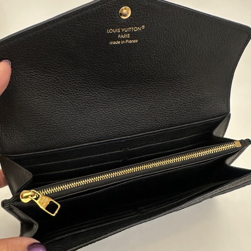Lv 黑壓紋牛皮Sarah 16卡長夾-6