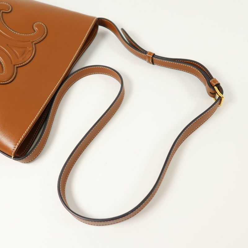 CELINE 牛皮皮革Small Cuir Triomphe Bucket金扣肩背袋-6