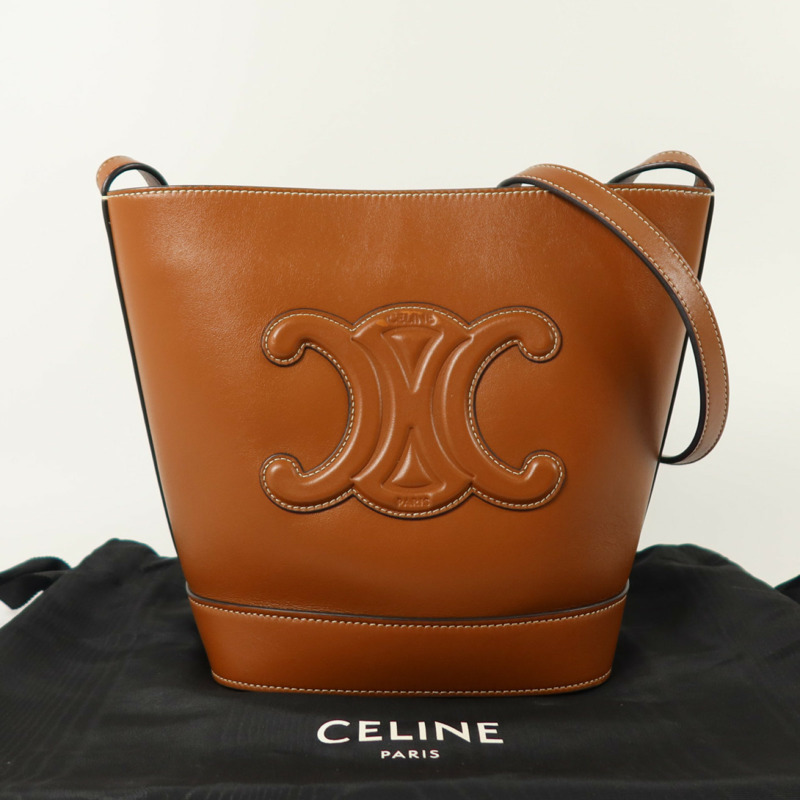 CELINE 牛皮皮革Small Cuir Triomphe Bucket金扣肩背袋-9