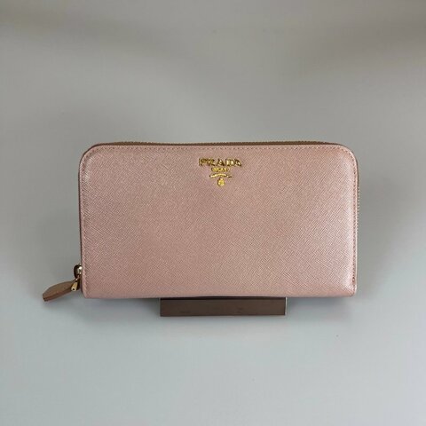 PRADA 粉色ㄇ拉長夾