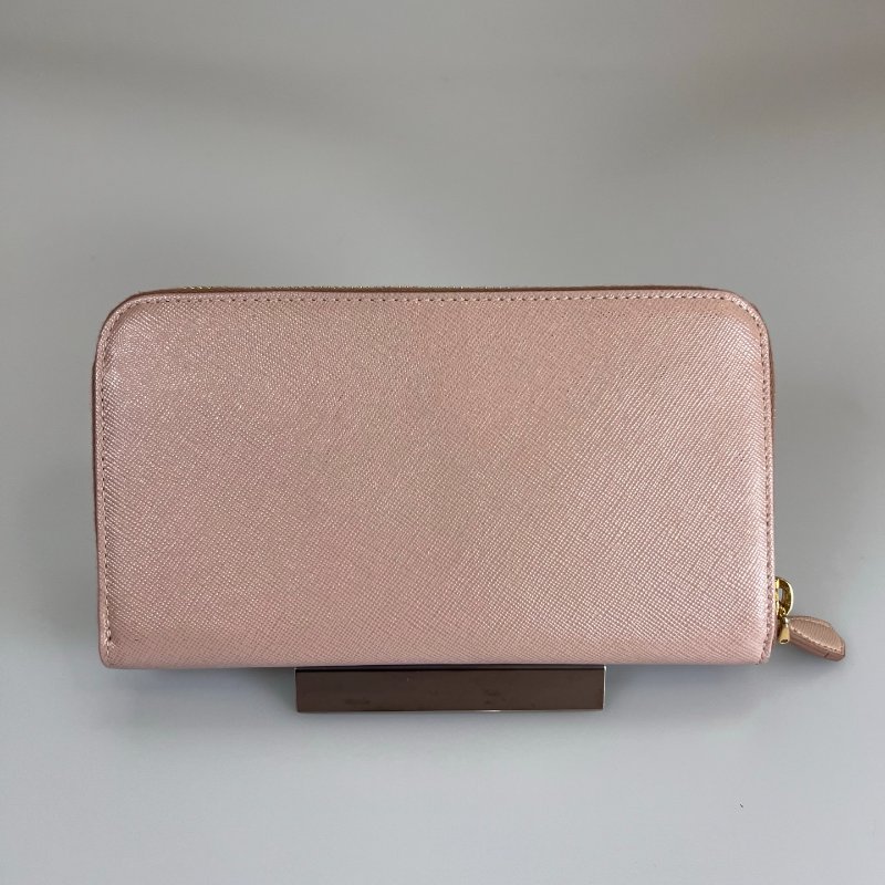 PRADA 粉色ㄇ拉長夾-1