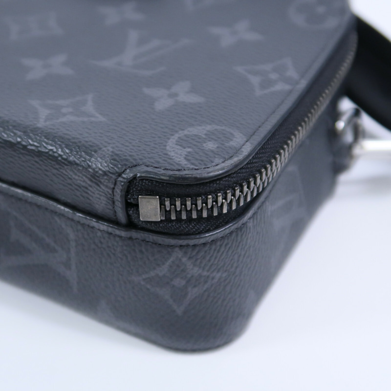 LOUIS VUITTON Monogram Eclipse Alpha肩背袋-9