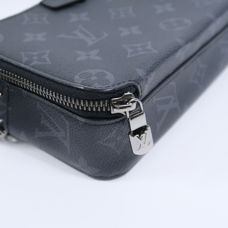 LOUIS VUITTON Monogram Eclipse Alpha肩背袋-10