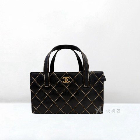 Y2040-CHANEL黑牛皮粗縫線金釦手提包A25647-1