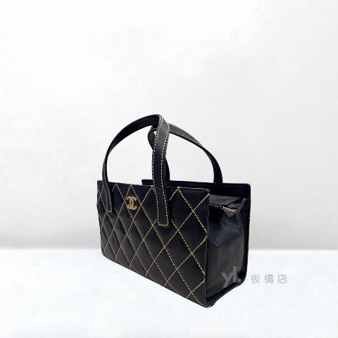 Y2040-CHANEL黑牛皮粗縫線金釦手提包A25647-4