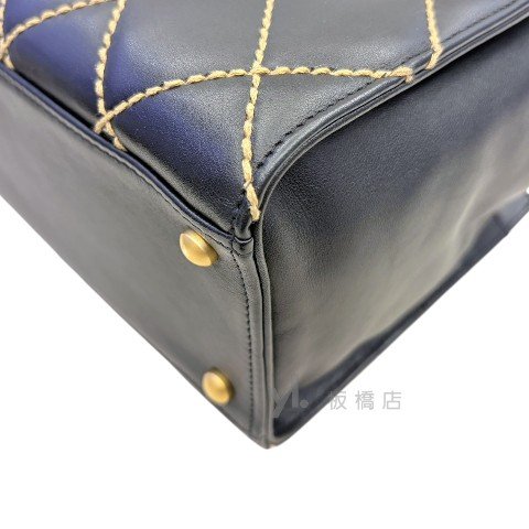 Y2040-CHANEL黑牛皮粗縫線金釦手提包A25647-6