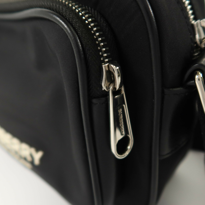 BURBERRY 尼龍Econy I銀扣肩背袋-8