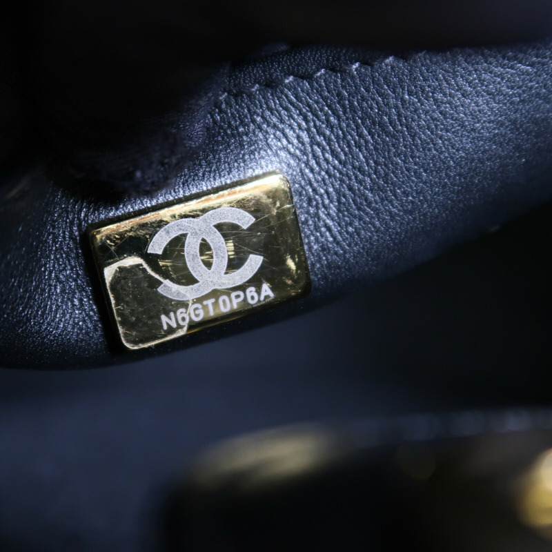CHANEL 牛皮皮革24S Hobo鏈帶肩背袋-7