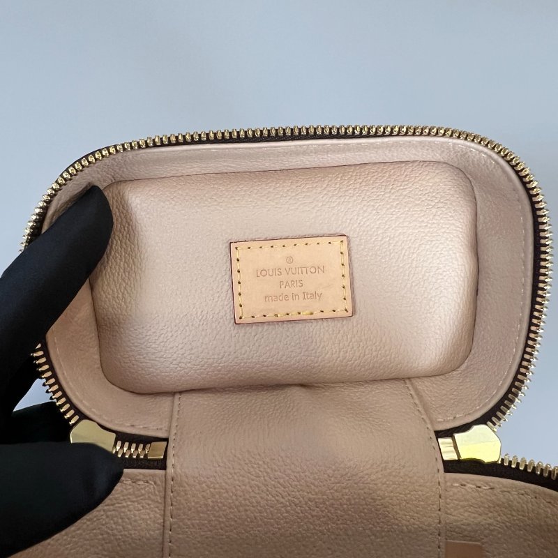 LV M44936 老花NICE NANO 化妝包-7