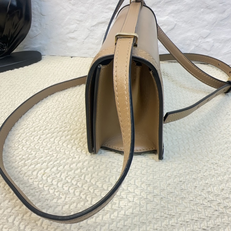 Loewe羅意威巴塞羅那Barcelona焦糖色三角包小號-2