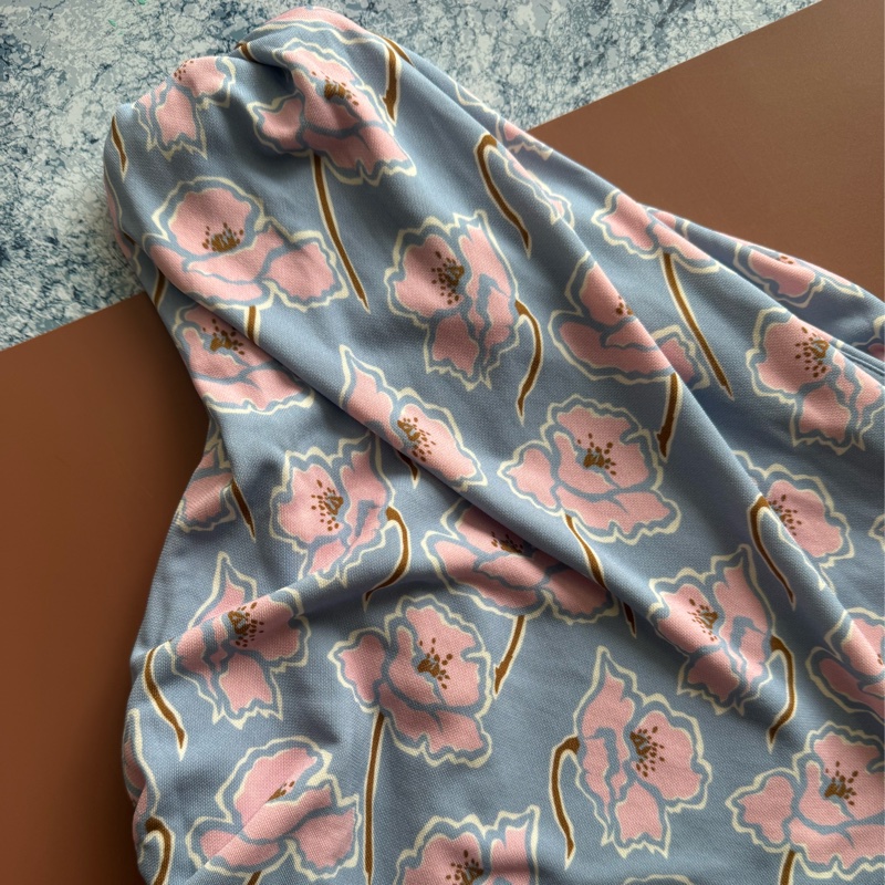 Versace 藍色粉花朵斜肩無袖上衣42號-4