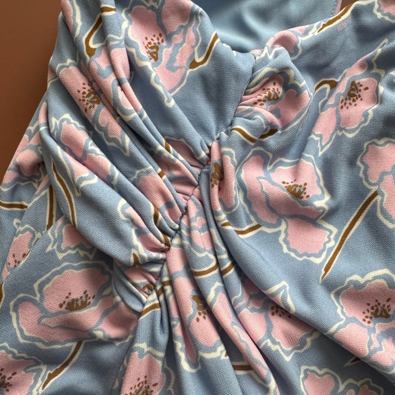 Versace 藍色粉花朵斜肩無袖上衣42號-10